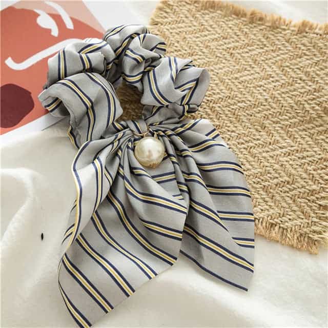 Chouchou Short Scarf Grey Stripes
