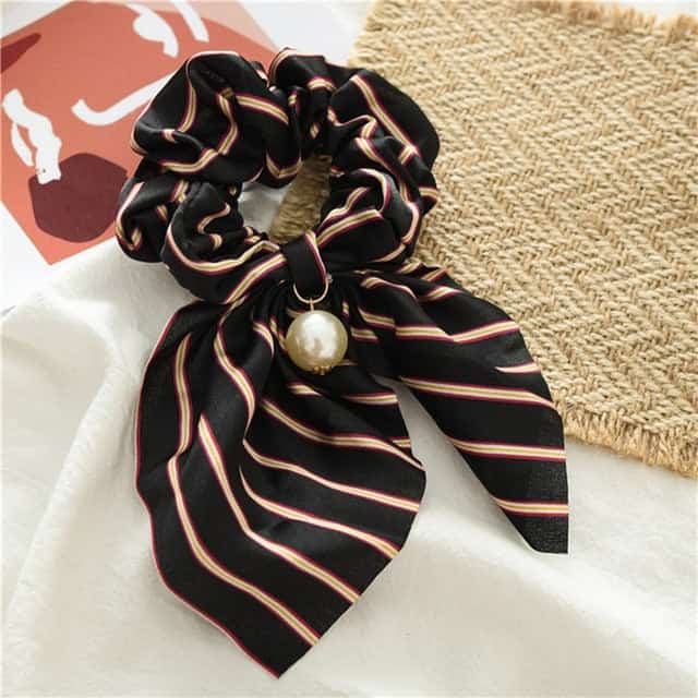 Chouchou Short Scarf Black Stripes